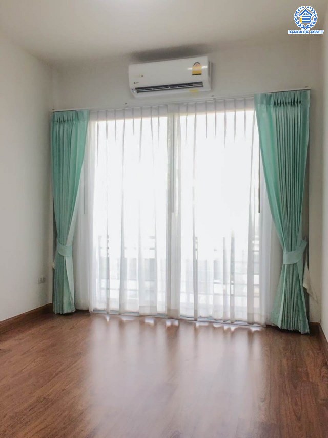 *****ทาวน์เฮ้าส์มือสองนนทบุรี โครงการ โนโววิลล์ วงแหวน-บางใหญ่ เนื้อที่กว้าง 20.7 ตร.ว. ฟังก์ชัน 3 ห้องนอน 2 ห้องน้ำ 2 ที่จอดรถ บ้านสวย พร้อมเข้าอยู่ บนทำเลดี เชื่อมต่อ ถนนกาญจนาภิเษก, ถนนสะพานนนทบุรี-บางบัวทอง ใกล้รถไฟฟ้าสายสีม่วง "สถานีคลองบางไผ่" และทางด่วน "ศรีรัช"